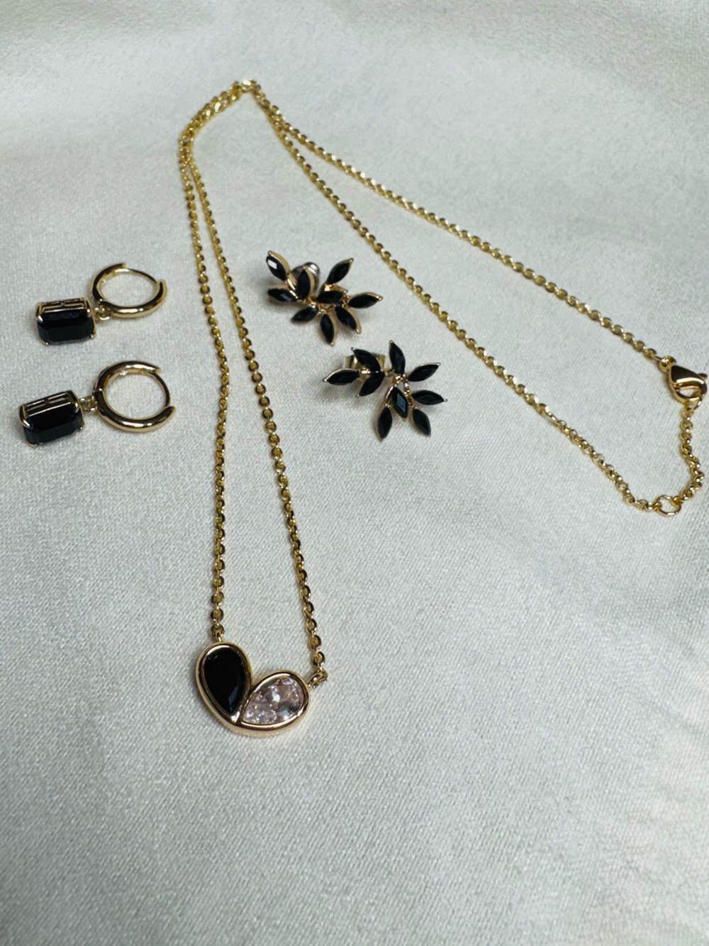 Black & Gold Jewelry Lot 🖤